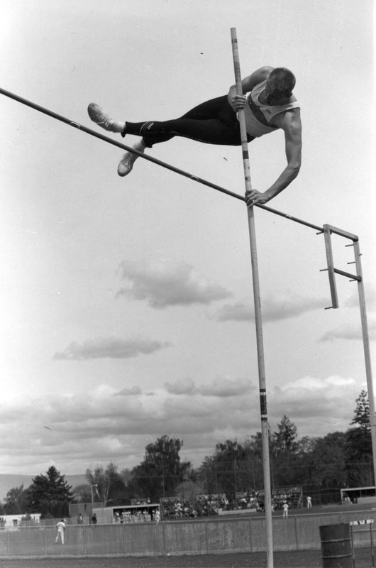1986 Track Meet, Pole Vault 01