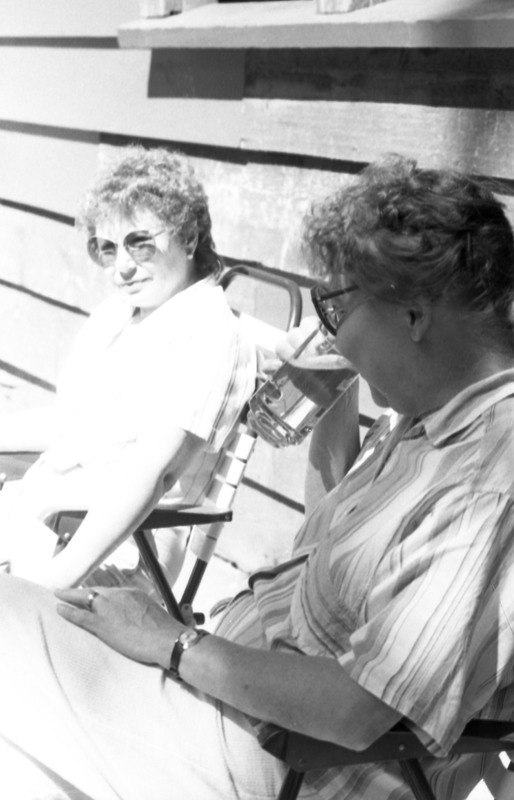 1986 Faculty / Staff Picnic at Riverside Park 01
