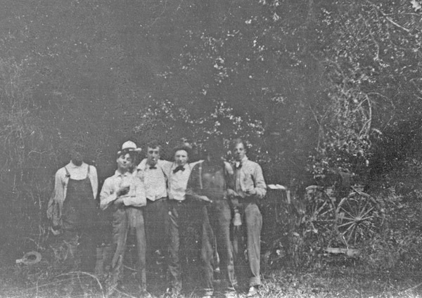 Reuter, Men in Woods 2