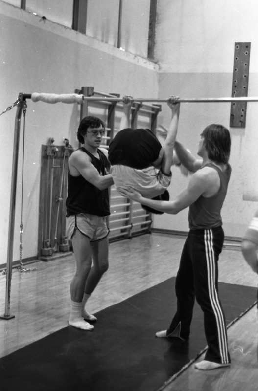 1977 Gymnastics, Parallel Bars 06