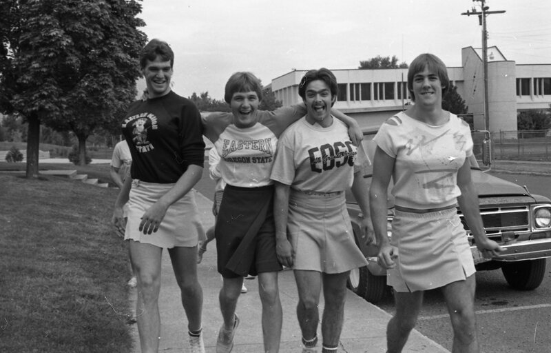 1984 Students, Gender Bending 02