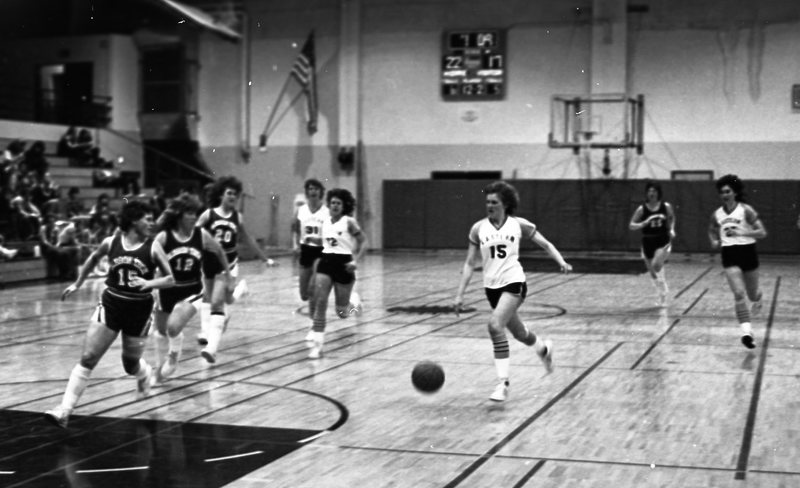 1982 Women's Basketball, EOSC vs. Oregon Tech, Action 15