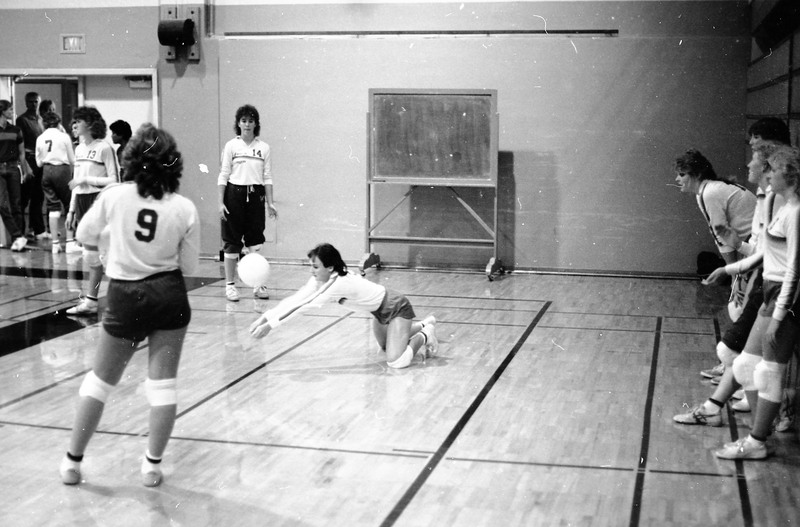 1985 Volleyball Players 04