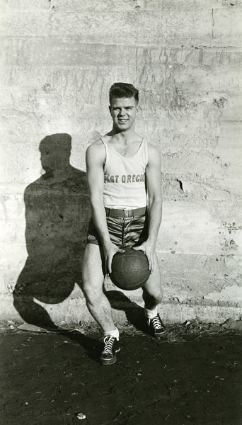 1935 Basketball Player 5
