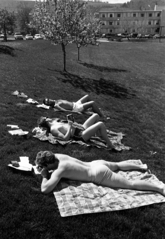 1987 Students, Outdoors 30