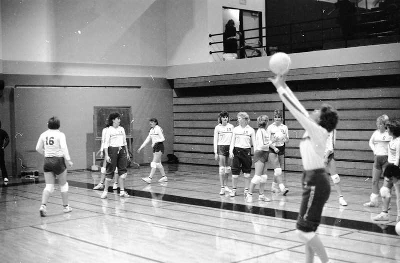 1985 Volleyball Players 05