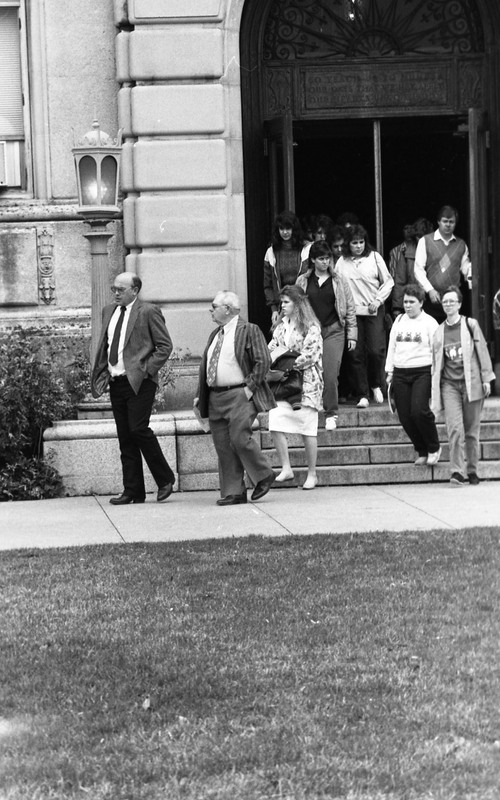 1986 Students & Employees, Walking 12