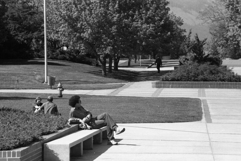 1985 Students, May Outdoor Candid Shots 11
