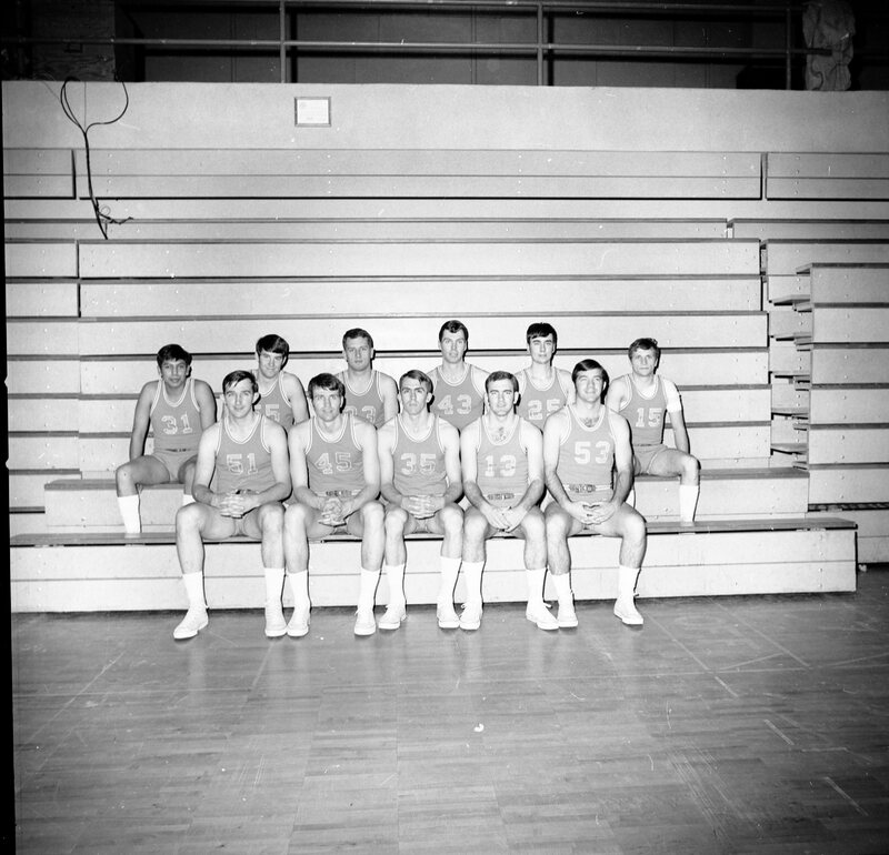 1969 Basketball Team 02
