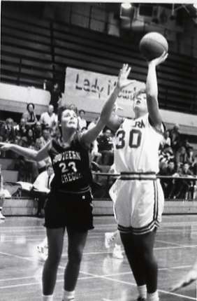 1992 Women's Basketball Action 1