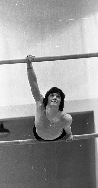 1974 Gymnastics, Parallel Bars 02