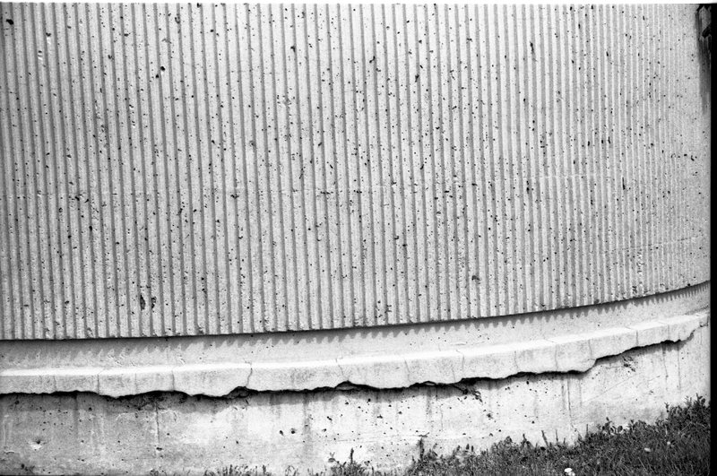1989 Zabel Hall, Foundation Crack