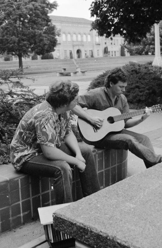 1987 Guitarist 15