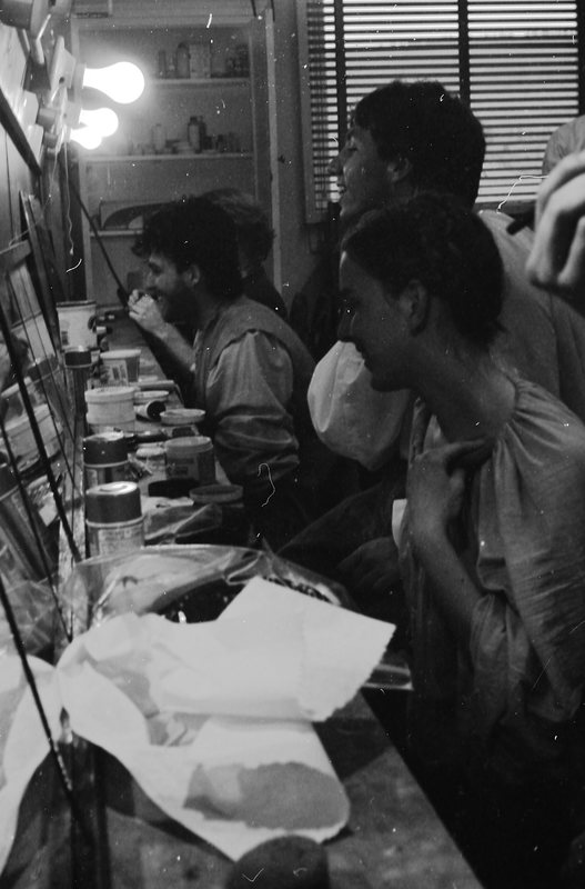70's Theater Makeup Room 01