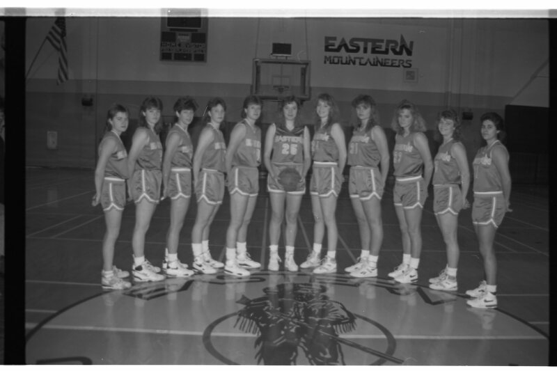 1989 Women's Basketball Team 05