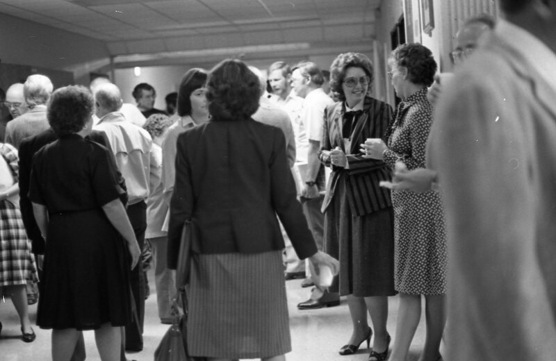 1984 School Begins, Meeting Break 02
