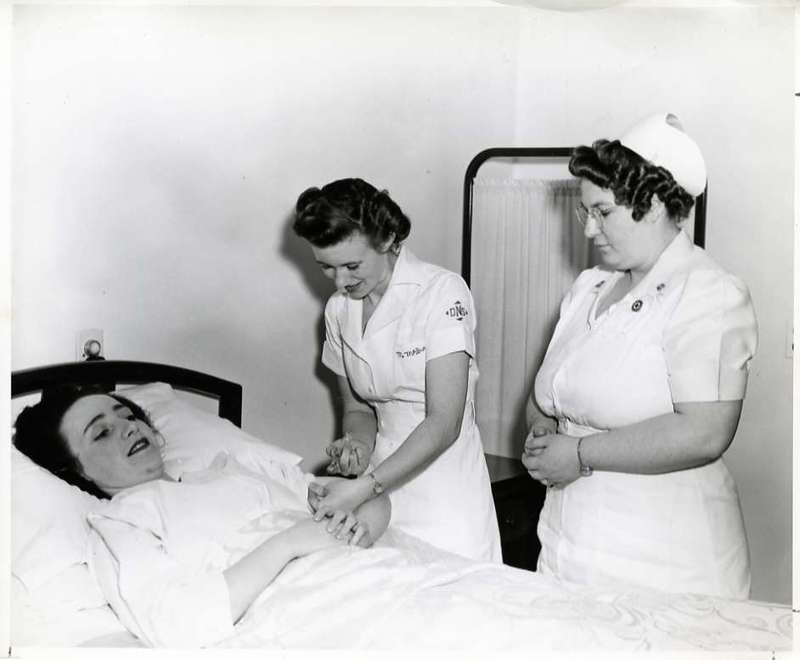 40's Nursing Hospital Care