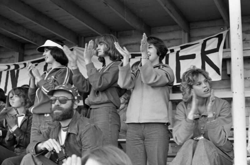 1977 Homecoming, Football Fans 04