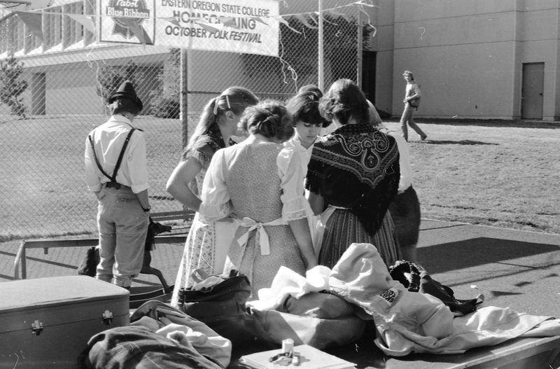 1981 Octoberfest, Folk Dancers 01