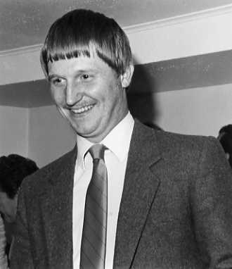 1986 Employees, Reception 05