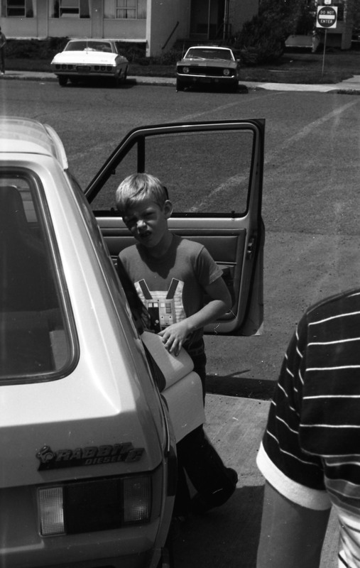 1981 Micronesian Trip, Loading 03