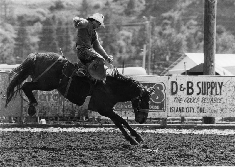 80's Rodeo, Bronco Riding 3-4