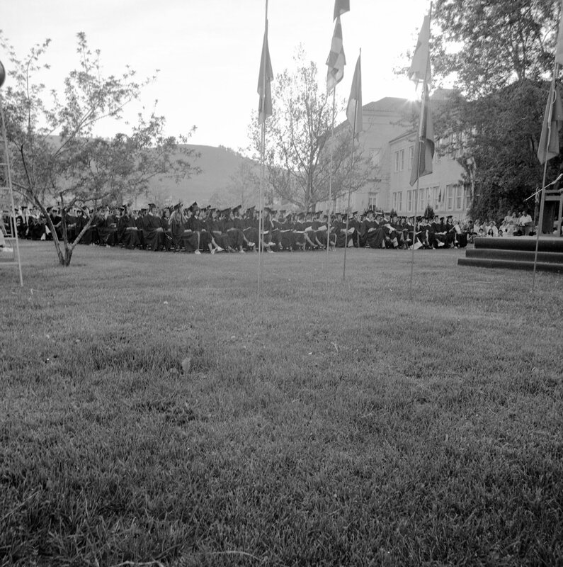 1975 Graduation 05