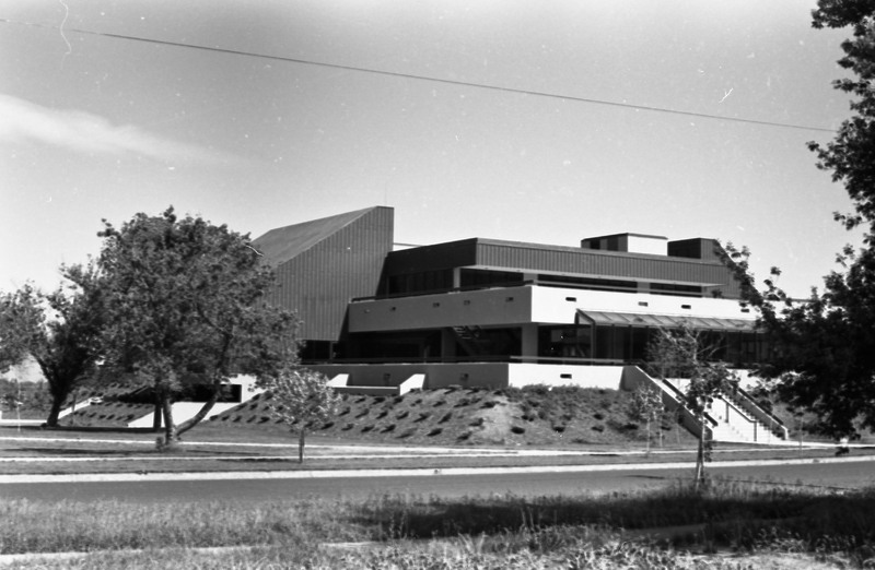 1976 Hoke Hall 03