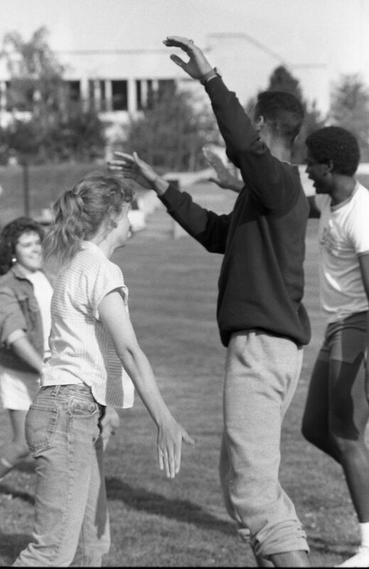 1988 Volleyball, New Students 06