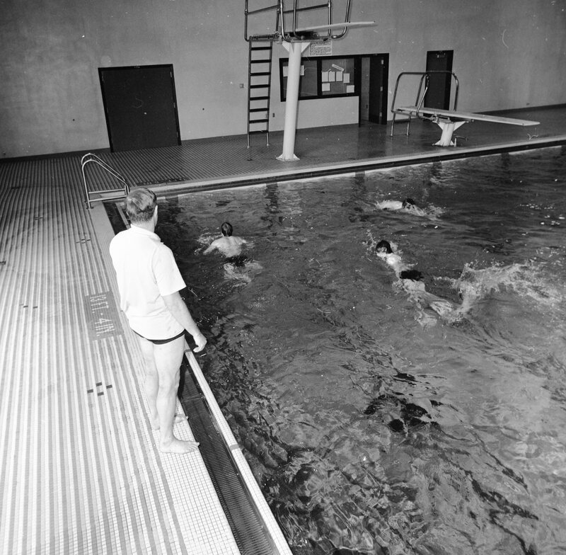 1972 Swimming Class 10