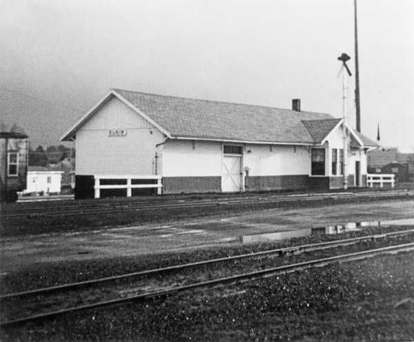 Elgin, Railroad Station 1