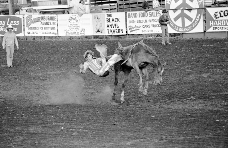 1978 Rodeo, Bronco Riding 02
