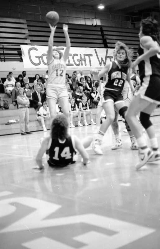 1988 Women's Basketball Action, Oregon Tech at EOSC 16