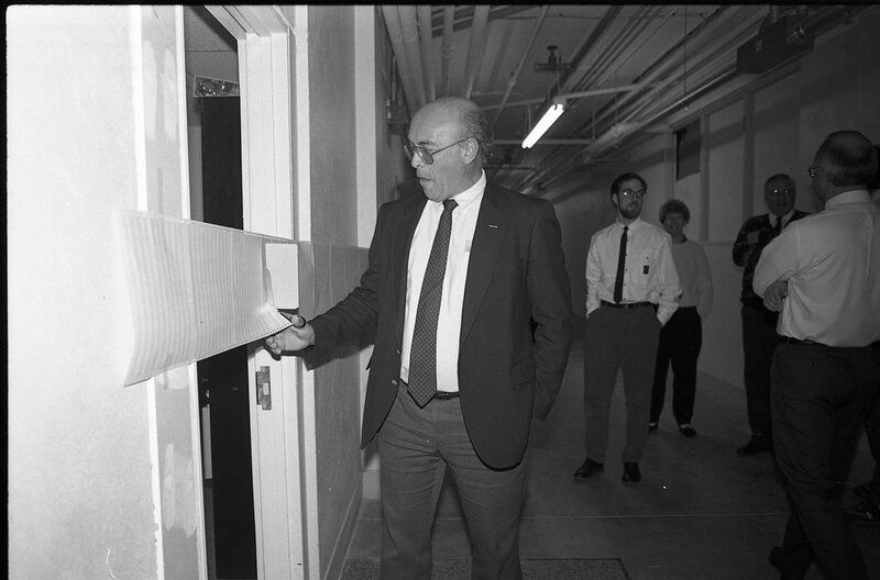 1991 Computer Center Open House, Ribbon Cutting 07