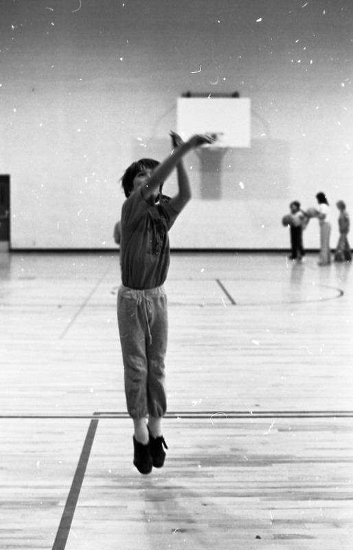 1981 Ackerman Elementary Basketball 02