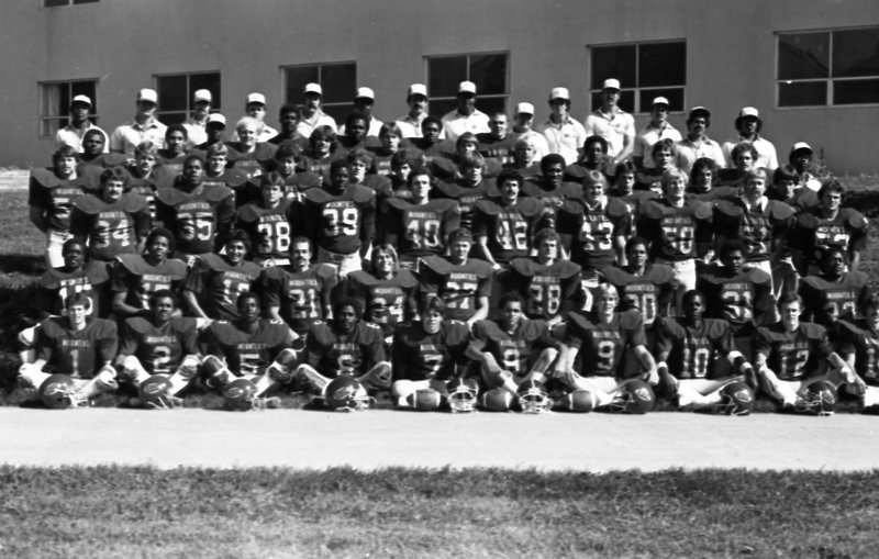 1981 Football Team 01