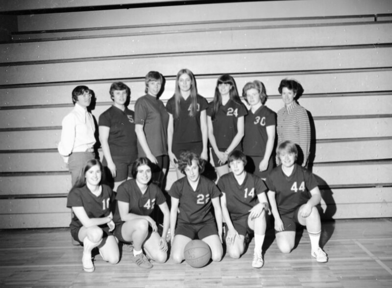 1972 Women's Basketball Team 05