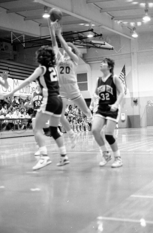 1988 Women's Basketball Action, Oregon Tech at EOSC 27
