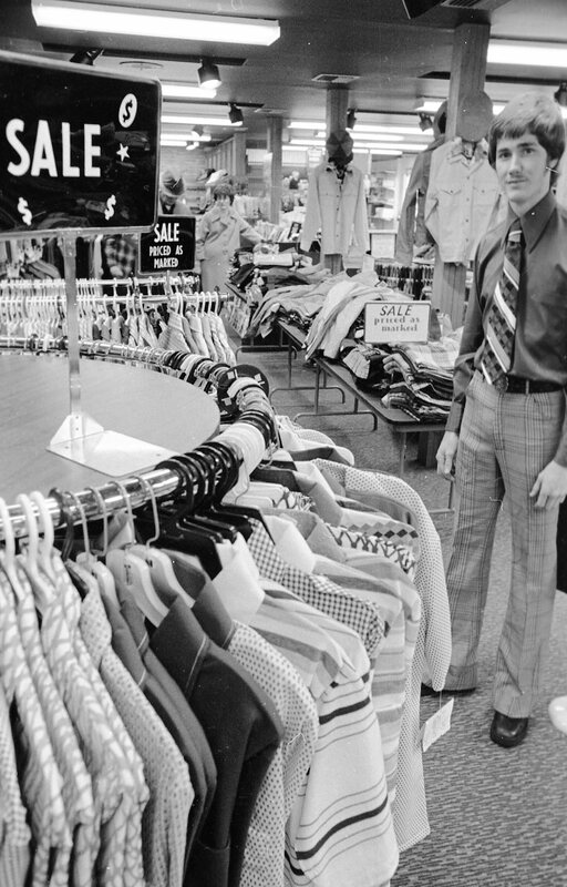 1974 Shopping, Student C 03