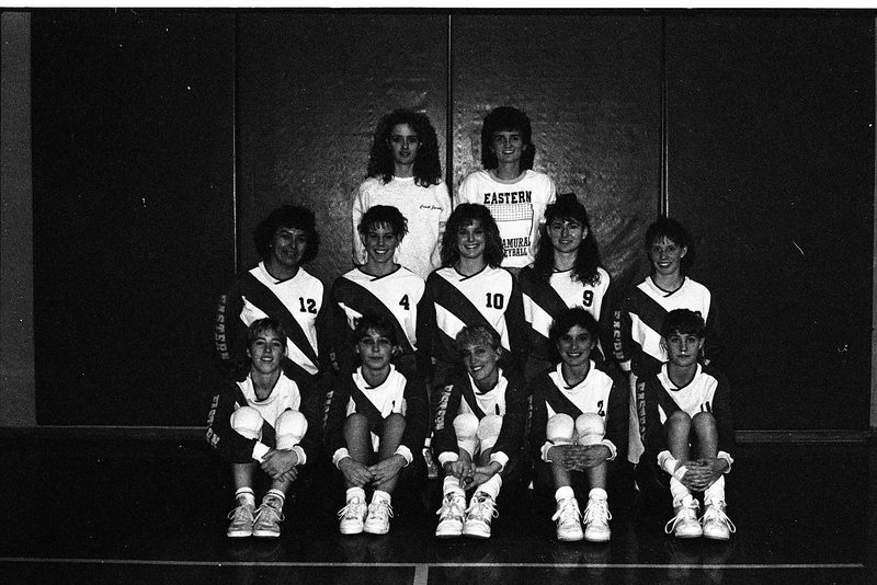 1990 Volleyball Team 03