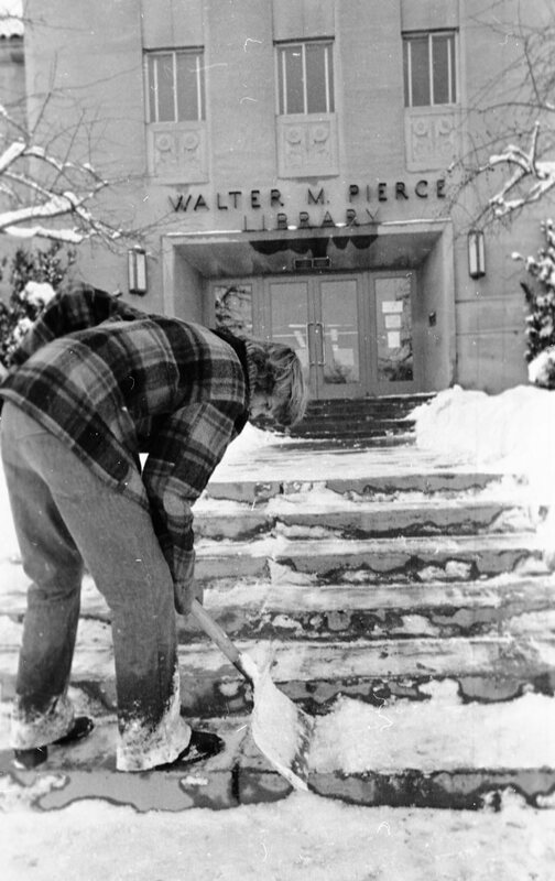 1974 Student, Shoveling Snow 12
