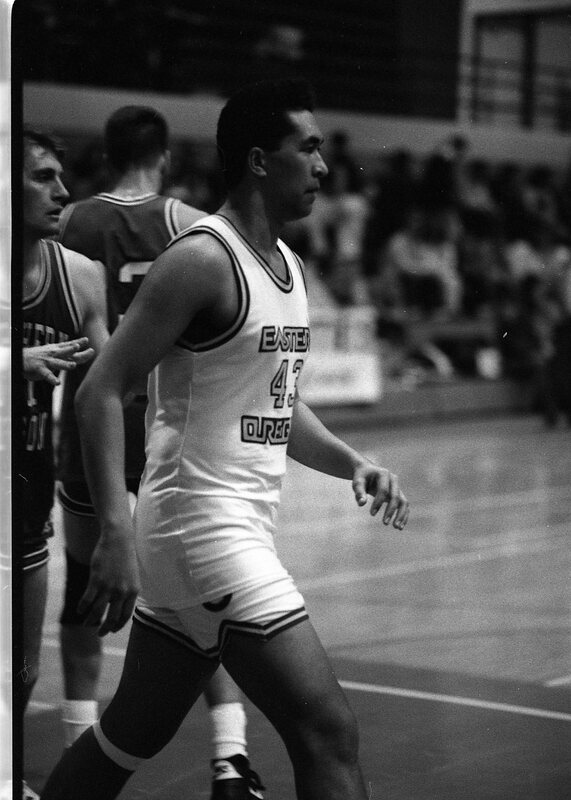 1991 Men's Basketball Action, Southern Oregon at EOSC 21