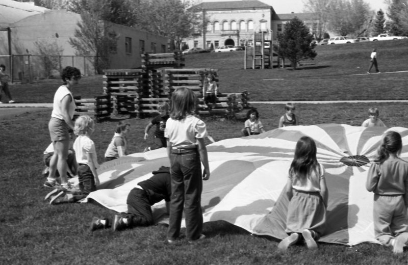 1985 Ackerman Elementary School, Parachute 01