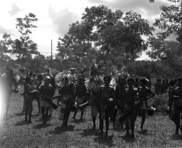 Dobodura Natives "Sing Sing" 3