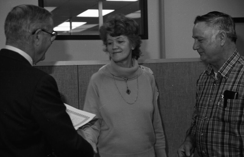1986 Governor Governor Vic Atiyeh Honors Employee 10
