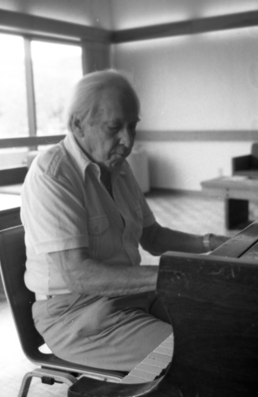1985 Elderhostel Program, Piano Player 06