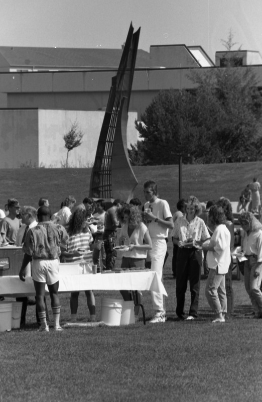 1987 New Student Days, BBQ 02