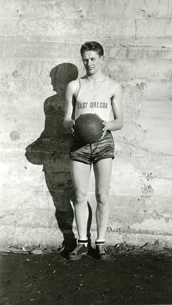 1935 Basketball Player 7