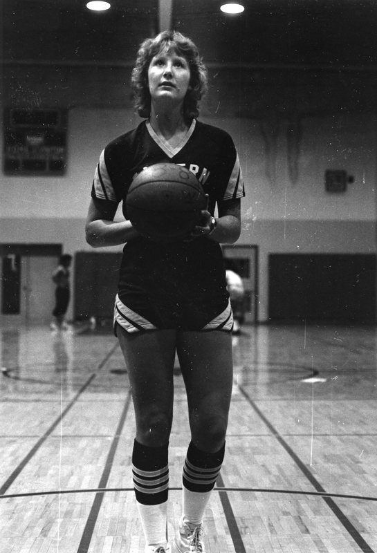1982 Women's Basketball Player 1-1