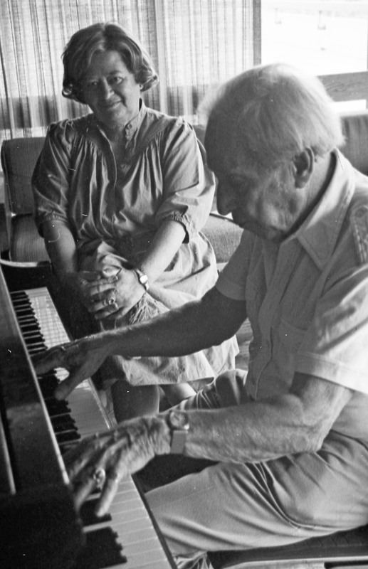 1985 Elderhostel Program, Piano Player 04
